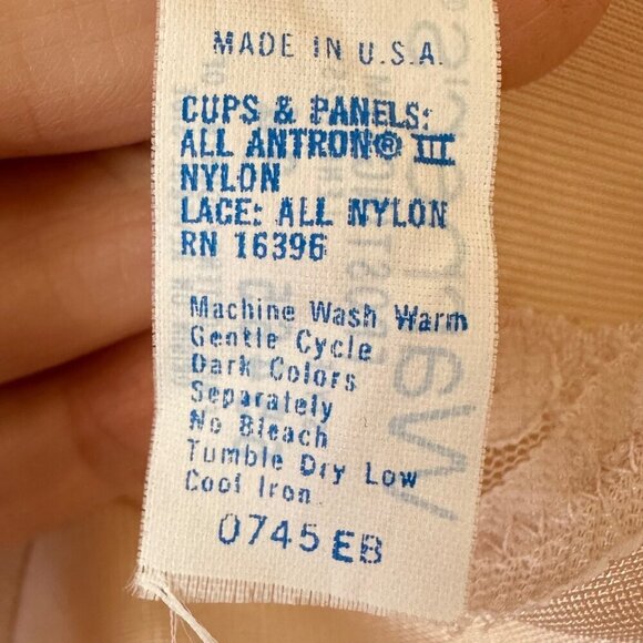 Vintage Warner's Frostings Slip | 34" Length | Nude| Lace Detail | Made in USA‎ - Picture 9 of 9